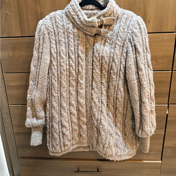 Ultra Chunky Cable knit Cardigan - Picture 12 of 12